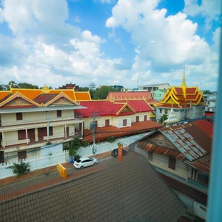 Nana Vientiane Hostel Extérieur photo